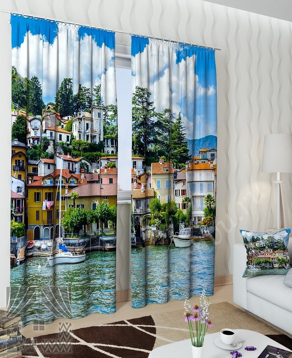 Комплект готовых фото штор с изображением прибрежной деревушки на озере Комо для гостиной или спальни