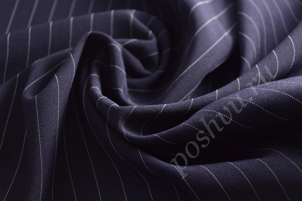 Практичная костюмная ткань темно-синего цвета в тонкую белую полоску