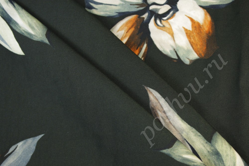 Плательная ткань черного цвета с цветами