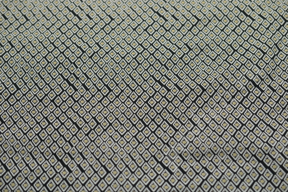 Ткань плательный хлопок в черного оттенка в белые с узором квадратики
