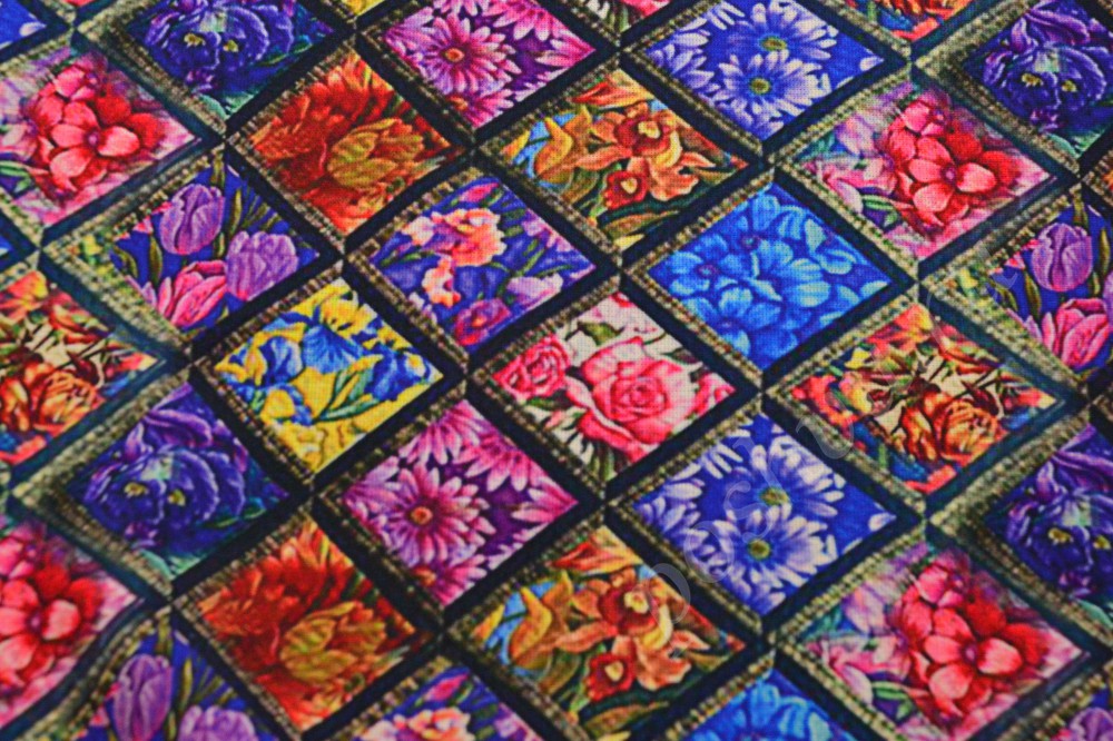 Ткань трикотаж с яркими миниатюрами из цветов