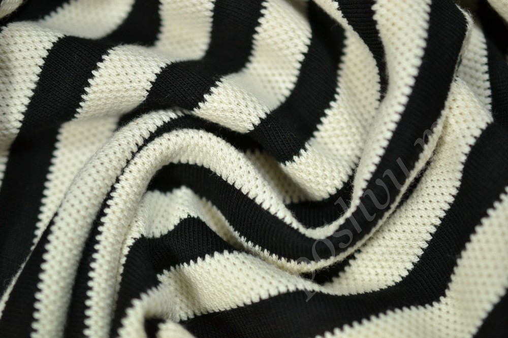 Ткань трикотаж Max Mara в черно-белую полоску