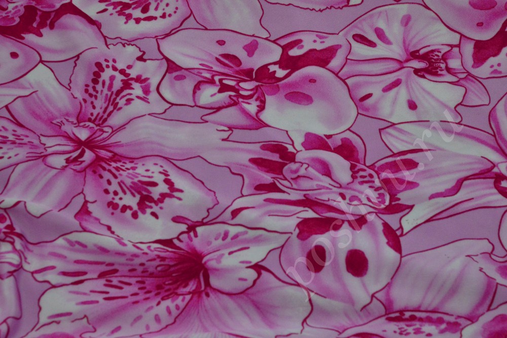 Тонкая трикотажная ткань с изящным цветочным узором от бренда Versace (Версаче)