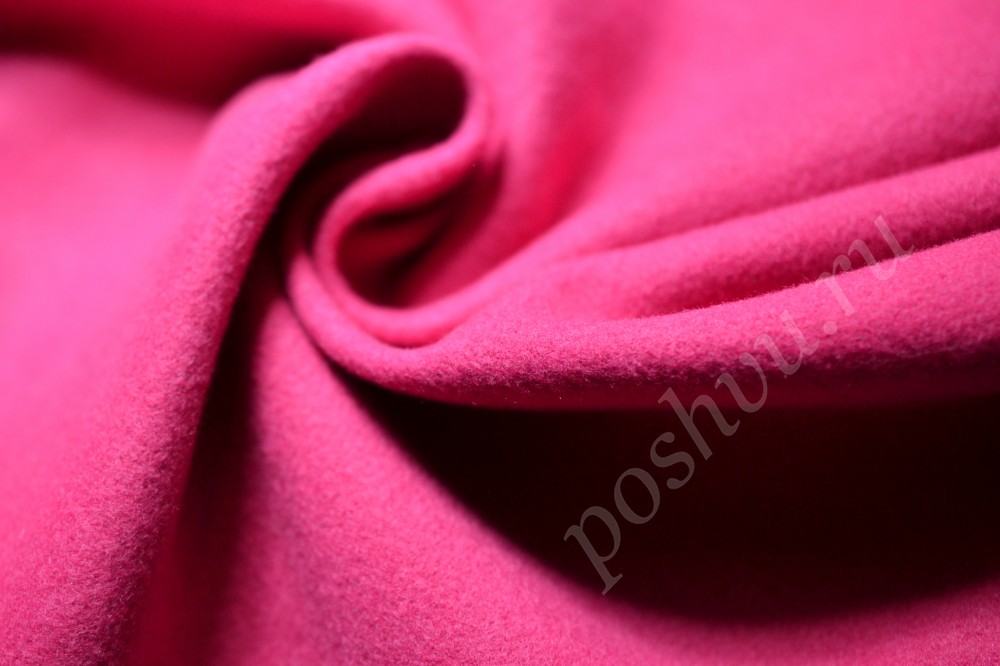 Пальтовая ткань глубокого ярко-розового оттенка