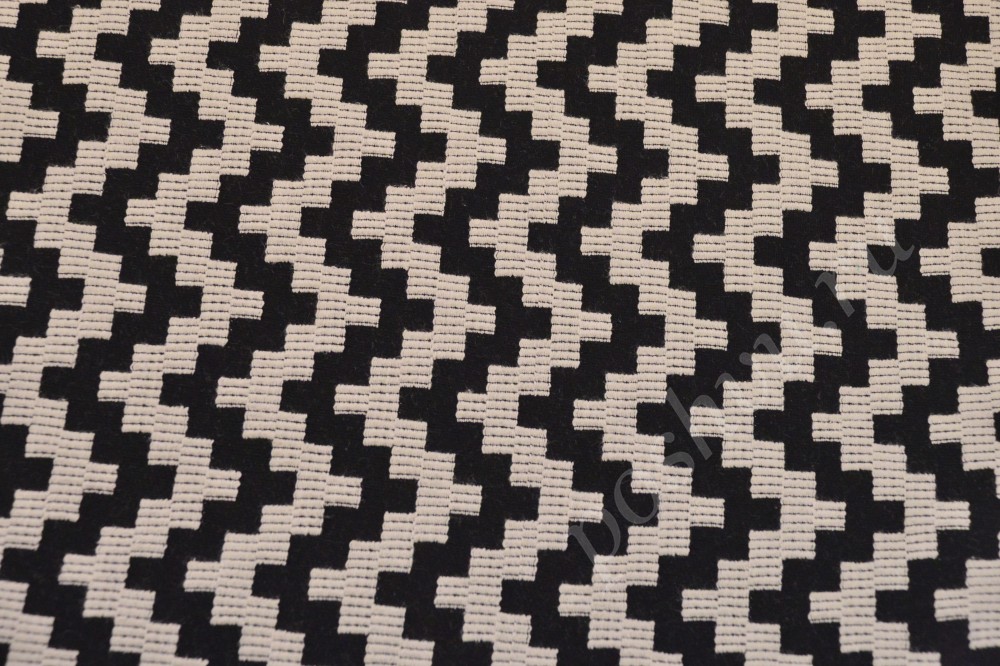 Ткань жаккард цвета белый с черным с геометрическим принтом зигзаг