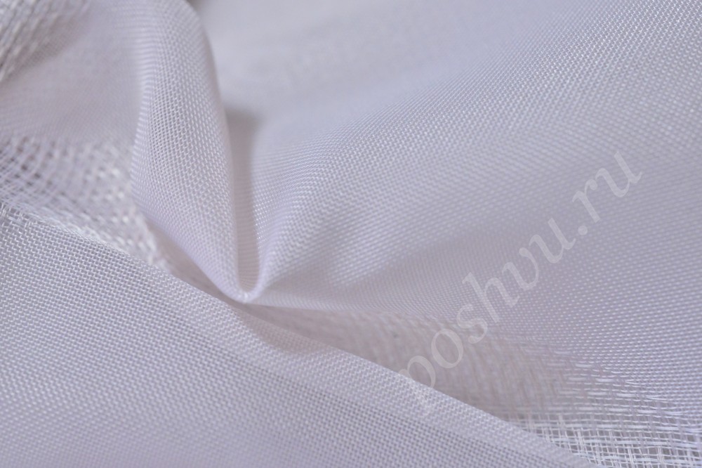 Ткань вуаль белого оттенка с рисунком