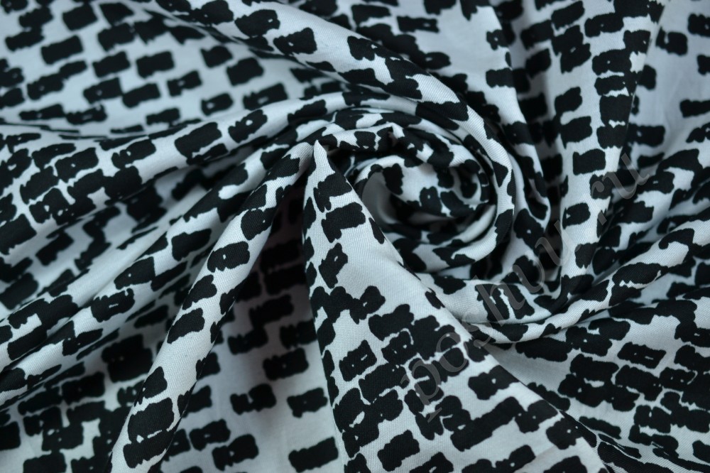 Блузочная ткань черно- белого цвета с геометрическим принтом