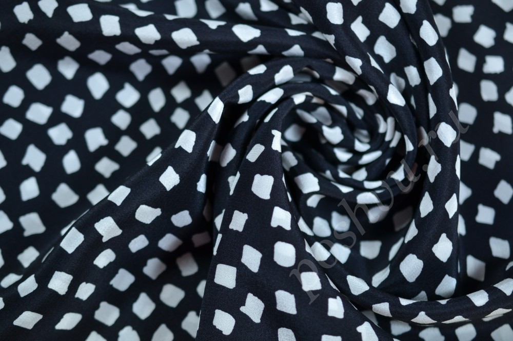 Ткань шелк Prada черного цвета в белых квадратиках