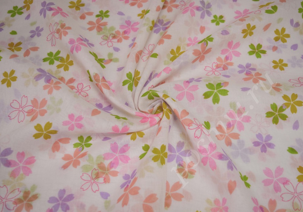Хлопковая набивная ткань нежно-розового оттенка с цветами