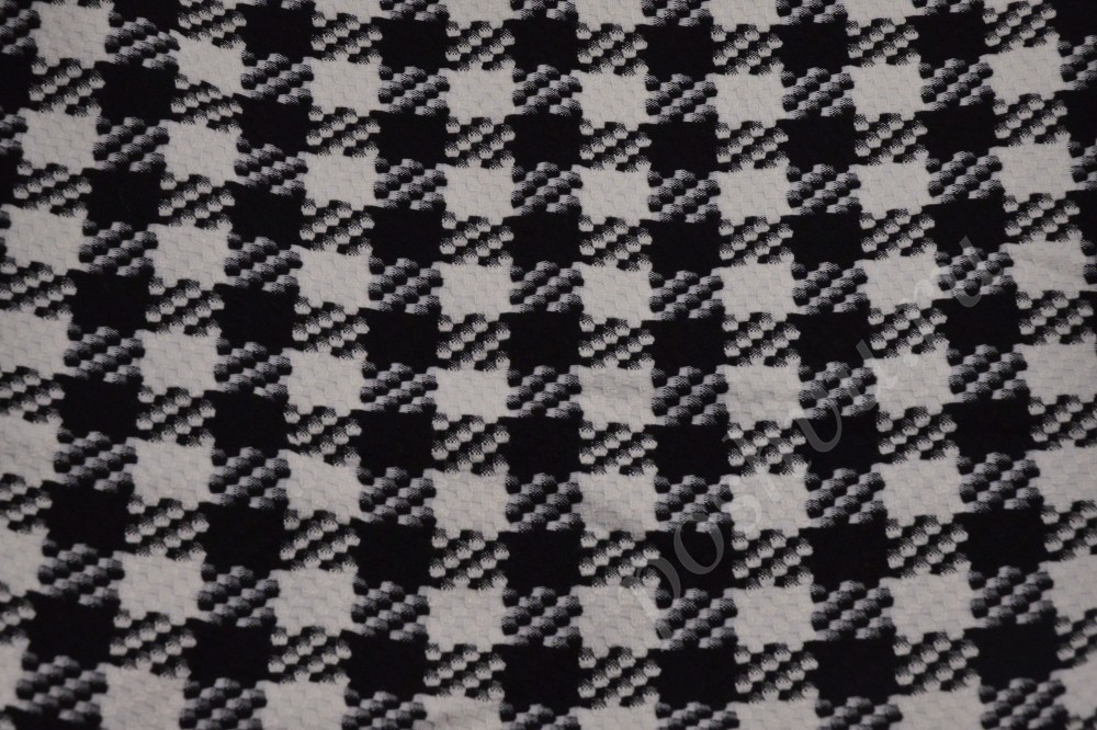 Стильная костюмная ткань в черно-белую клетку