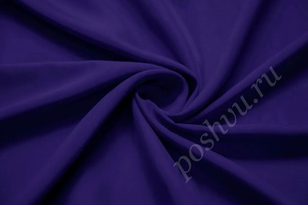 Костюмно-плательная ткань василькового цвета