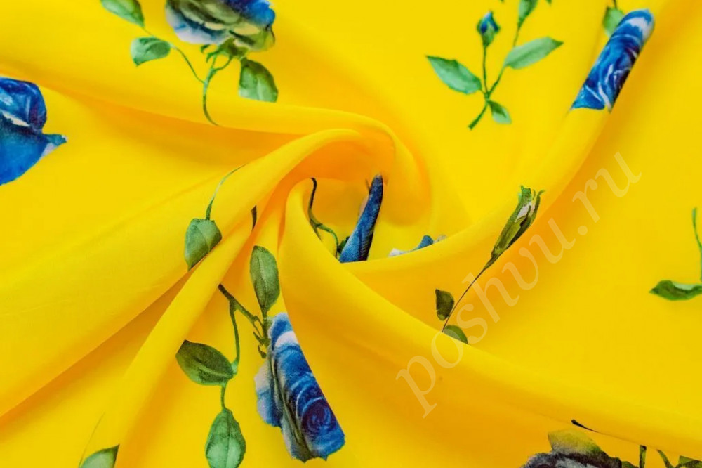 Шелк блузочно-плательный синие розы на ярко-желтом фоне