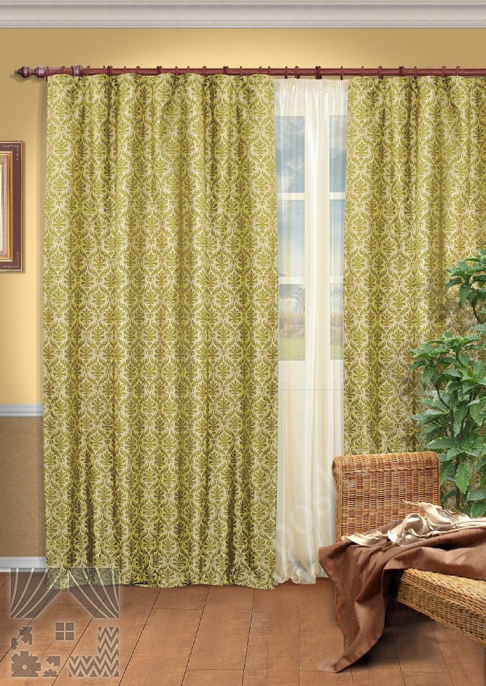 Элегантный комплект готовых штор в зеленых тонах с флористическим узором и тюлем для гостиной