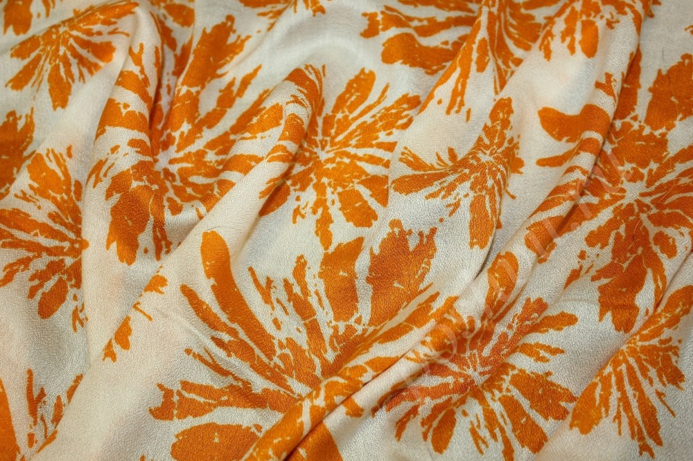 Ткань штапель белого цвета с оранжевыми цветами