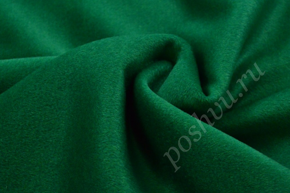 Красивая пальтовая ткань малахитового цвета