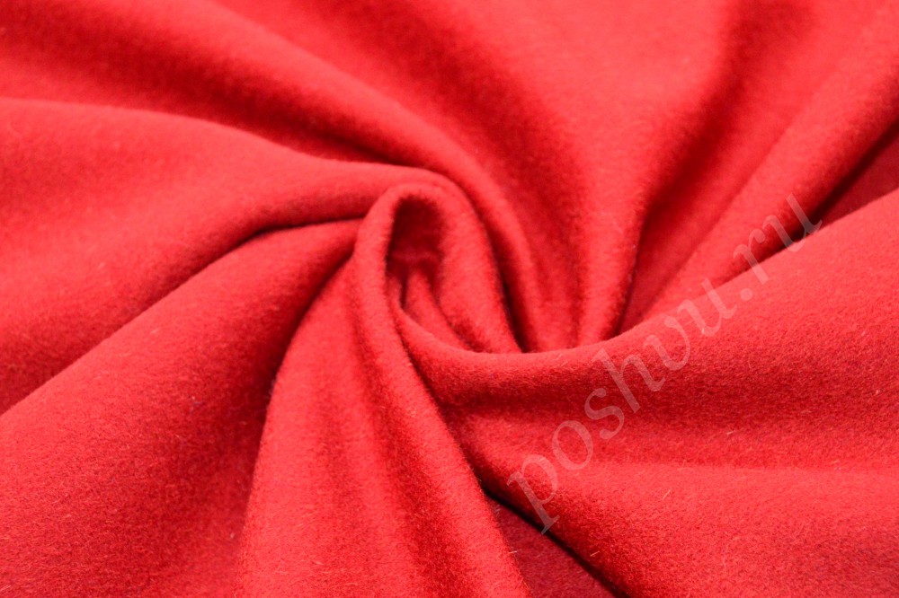 Шикарная пальтовая ткань красного цвета
