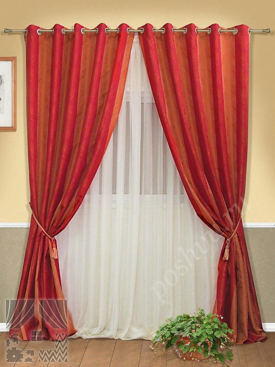 Красивый комплект готовых штор в красную и терракотовую полоску для гостиной или спальни