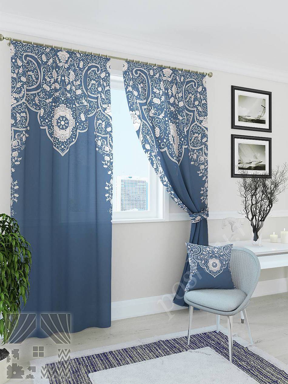 Утонченный комплект готовых штор синего цвета с белым восточным узором для гостиной