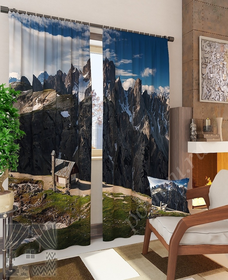 Комплект готовых фото штор с изображением домика в горах для гостиной