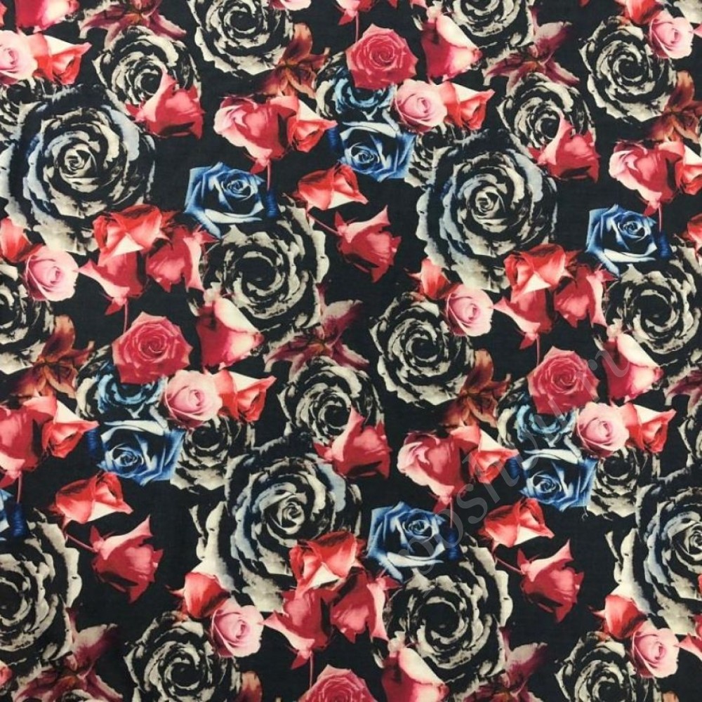 Шерстяная ткань черного цвета с розами