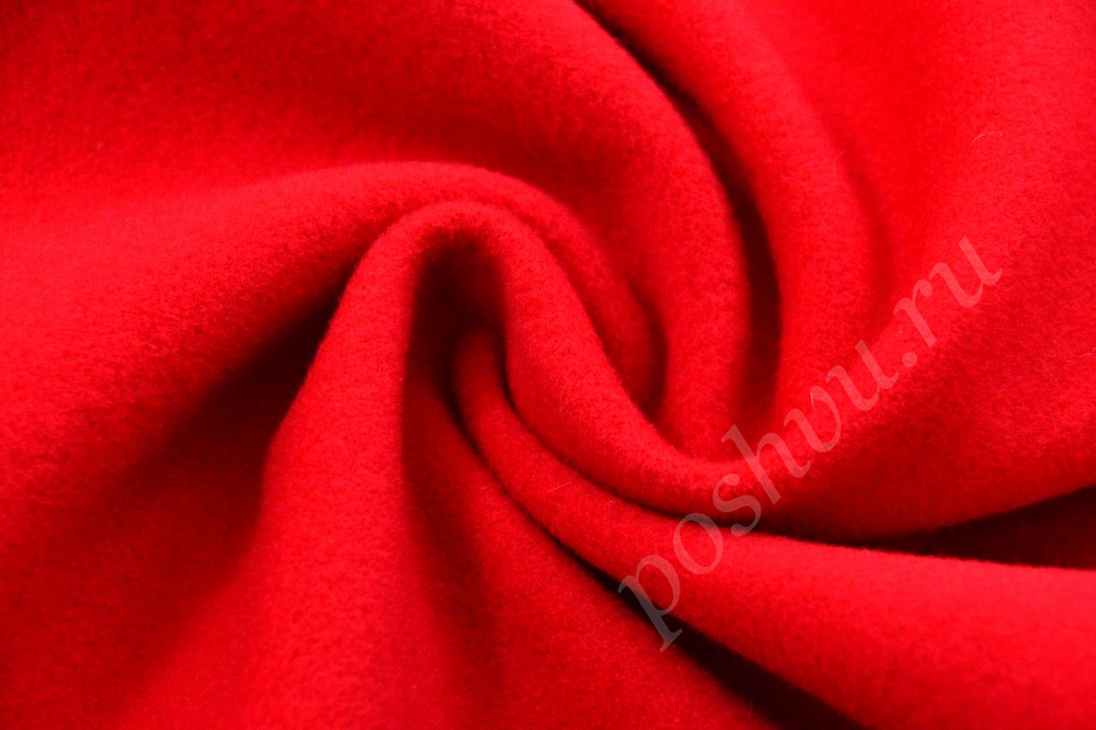 Эффектная пальтовая ткань ярко-красного цвета