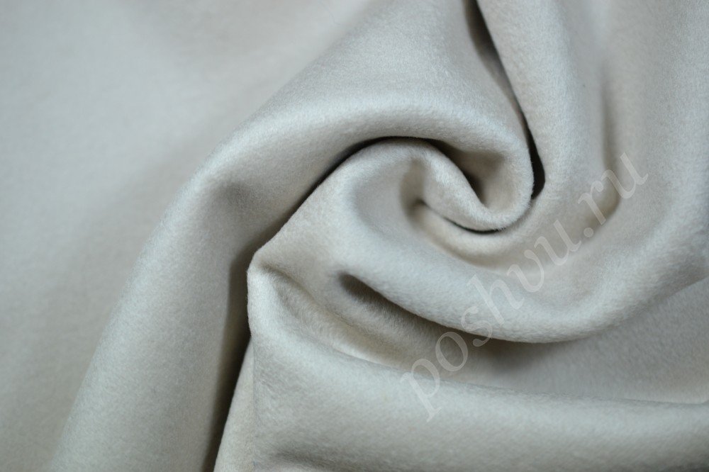 Пальтовая ткань Max Mara бело-кремового оттенка
