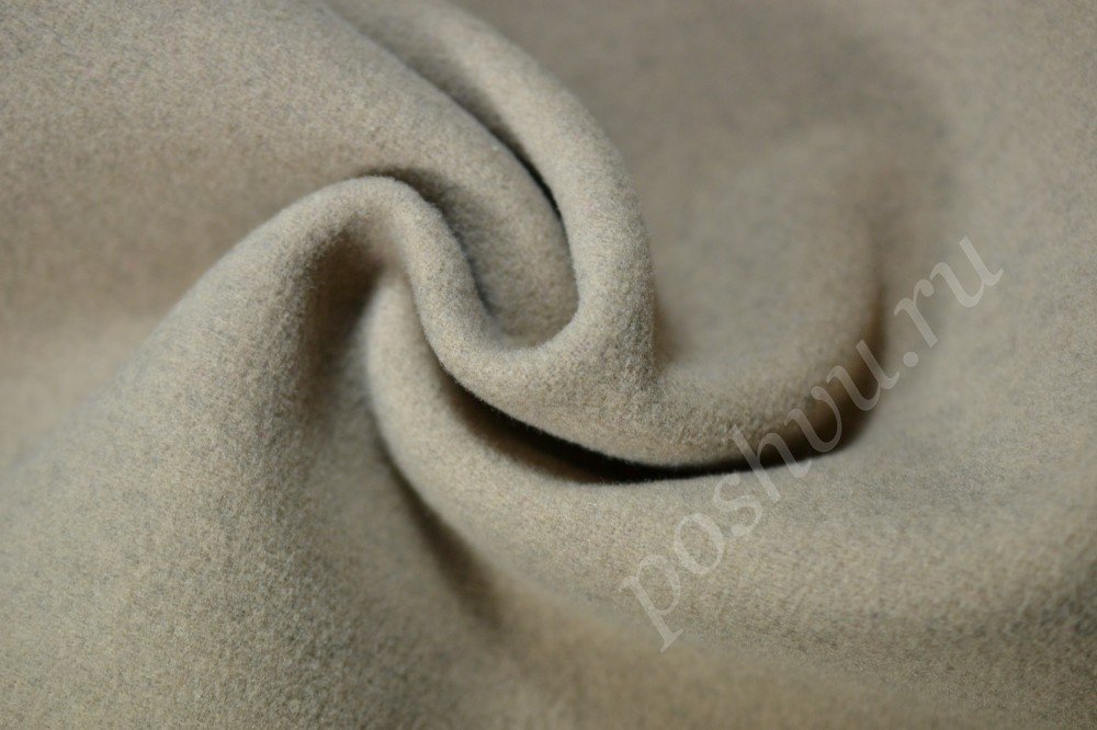 Ткань пальтовая Max Mara мятно-кремового оттенка