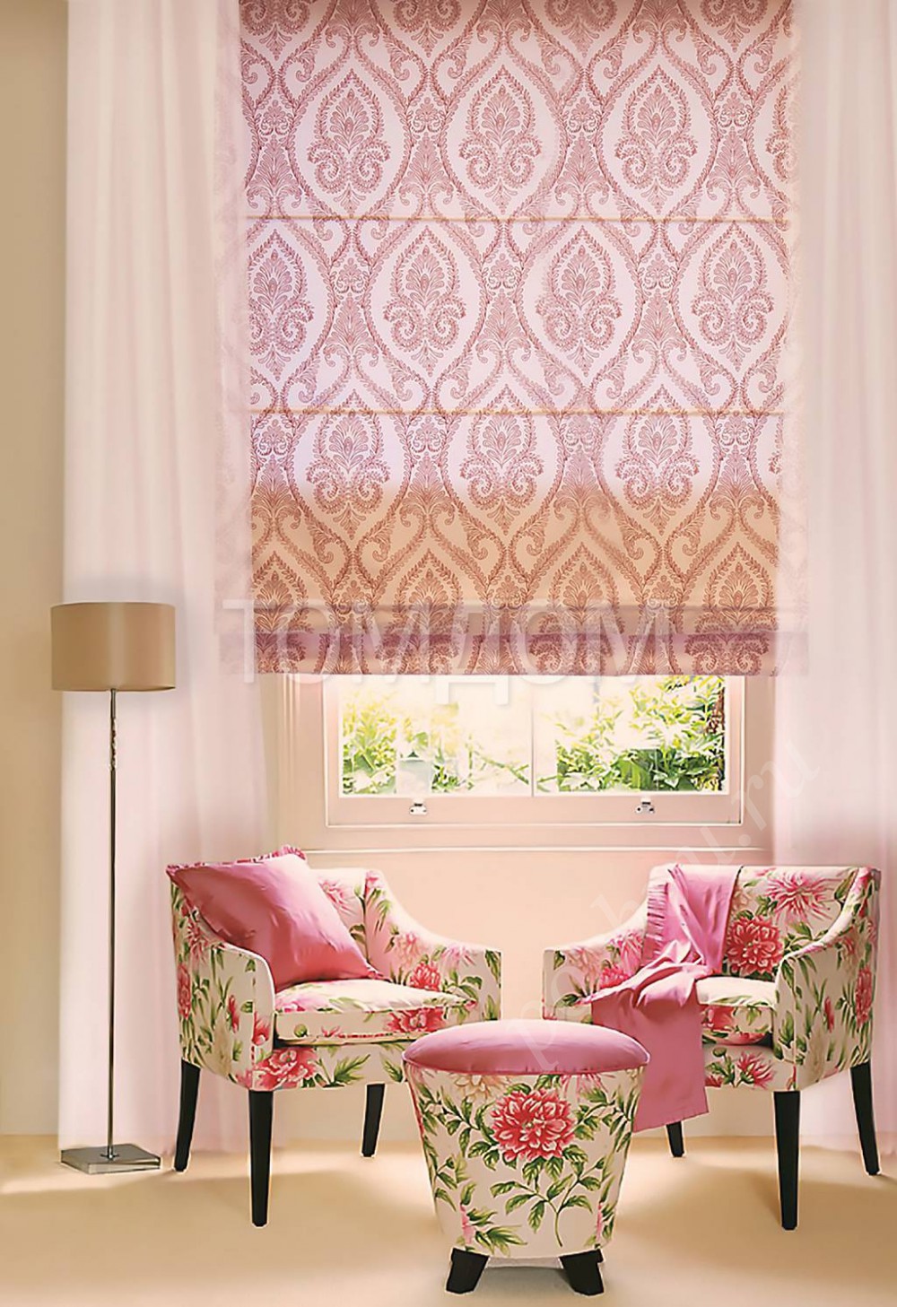 Модные розовые римские шторы с классическим узором