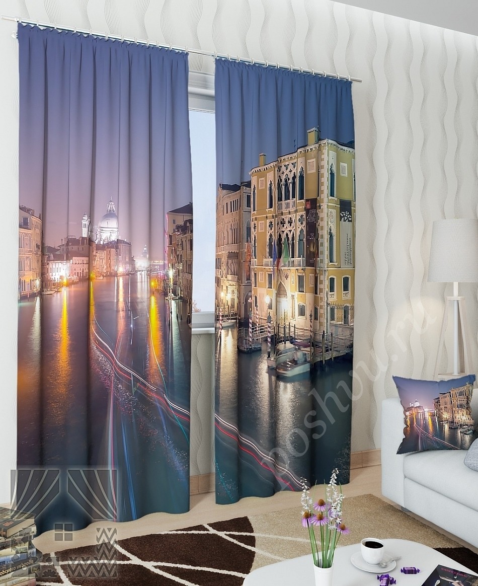 Комплект готовых фото штор с видом на канал ночной Венеции для гостиной или офиса