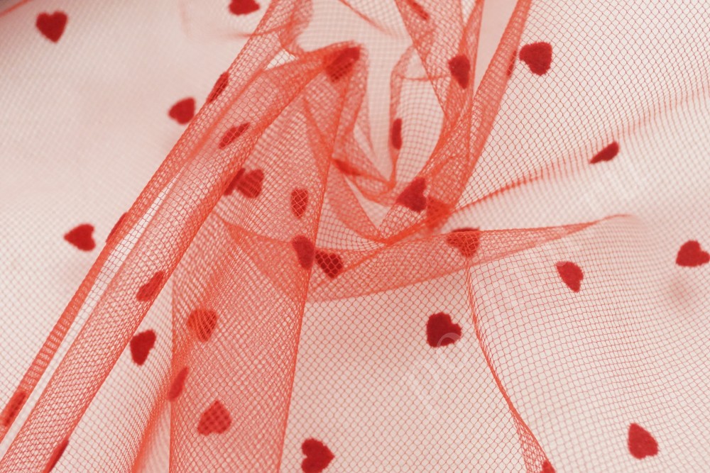 Ткань сетка для декораций красная в сердечки