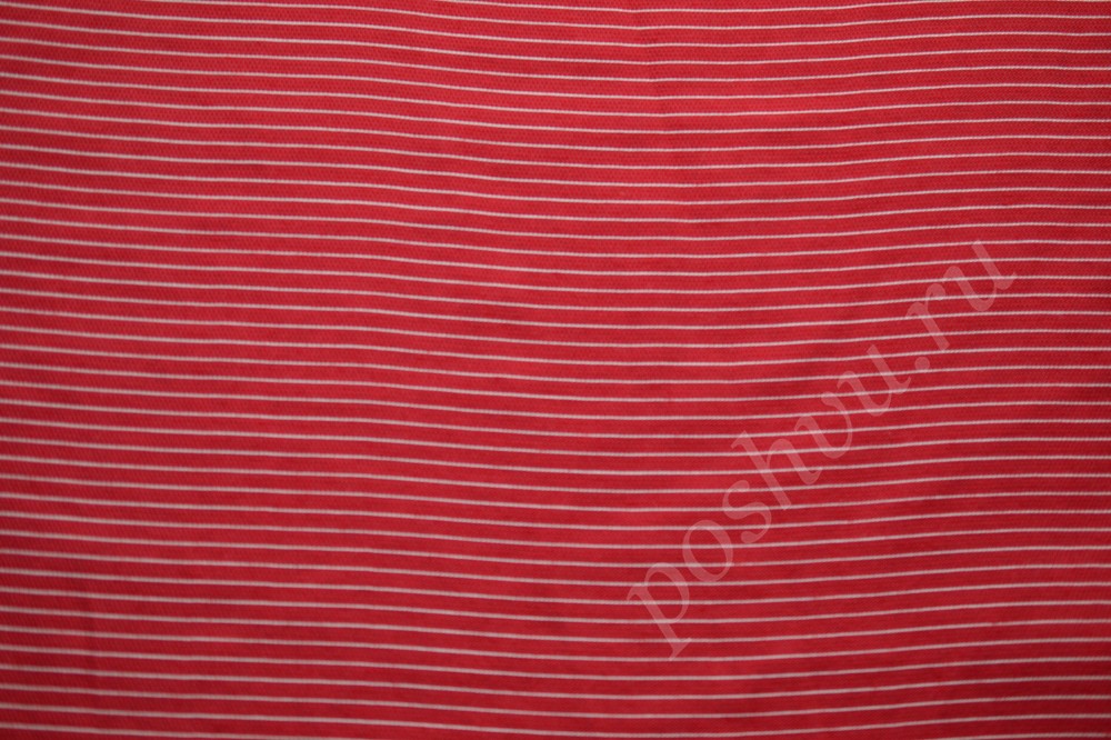 Ткань плательная красного оттенка в белую полосу
