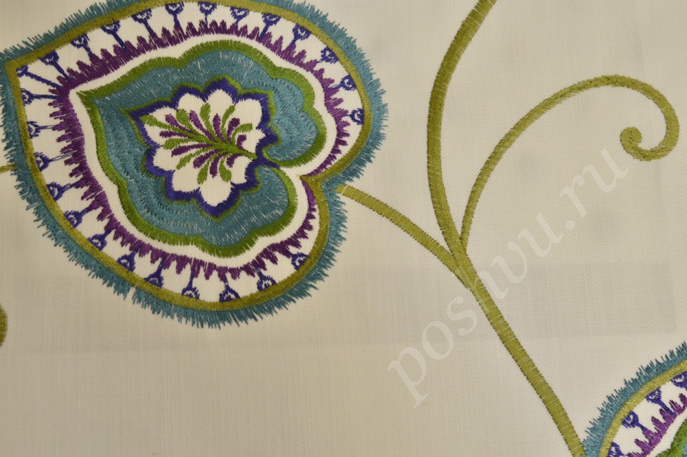 Ткань для штор вышивка белого оттенка в сине-сиреневые листья