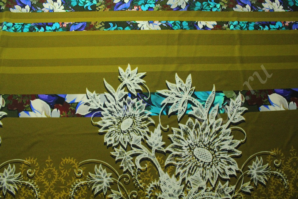 Ткань трикотаж-креп в нежных цветах и оливковых полосах