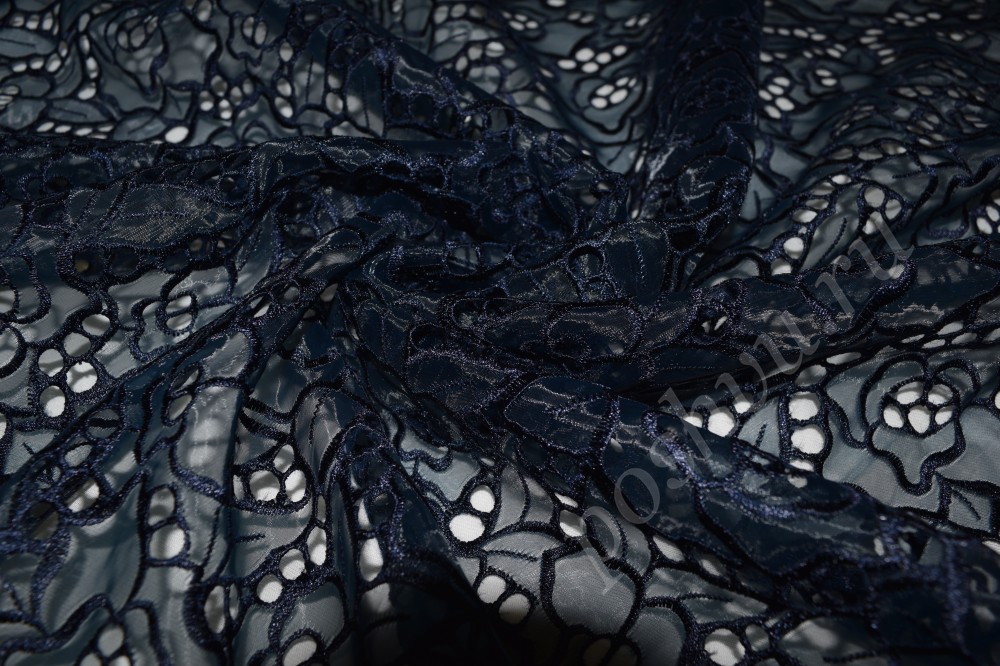 Ткань органза черного цвета с вышивкой