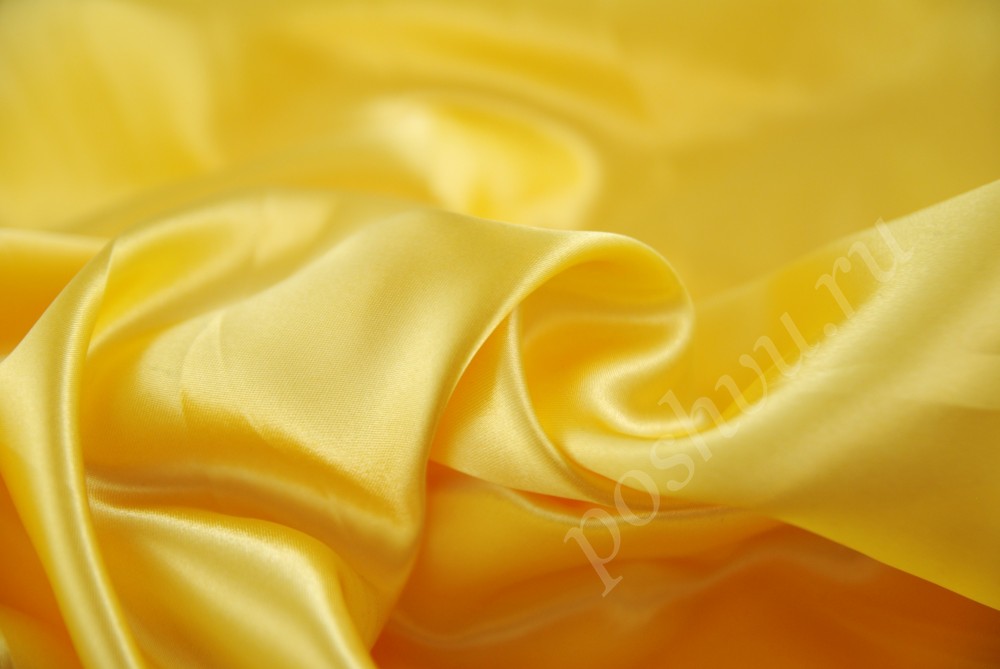 Блестящая жёлтая атласная ткань со скидкой