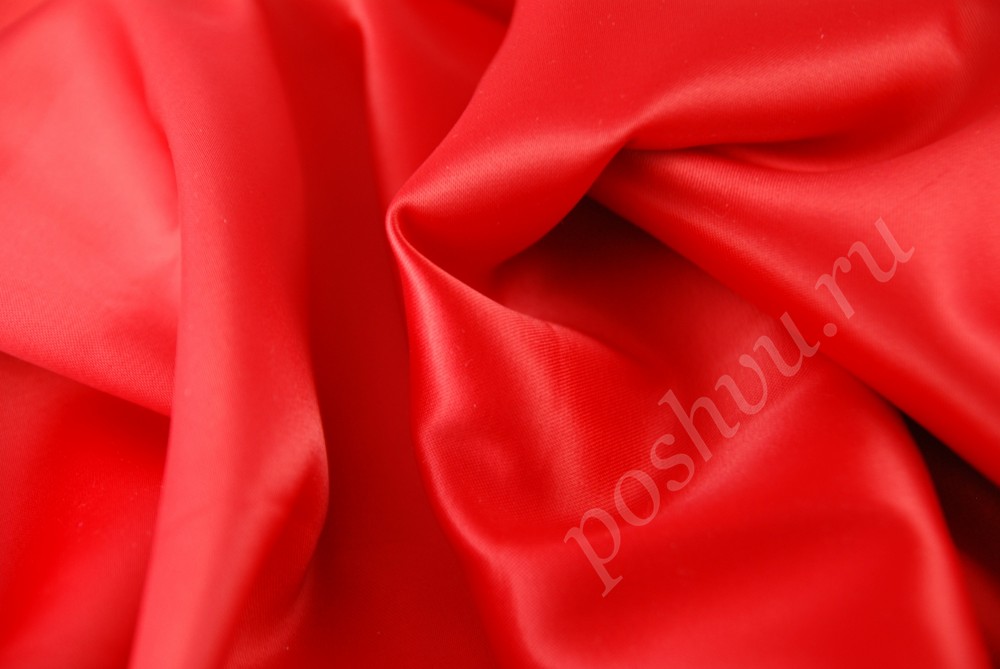 Оригинальная атласная ткань красного цвета со скидкой