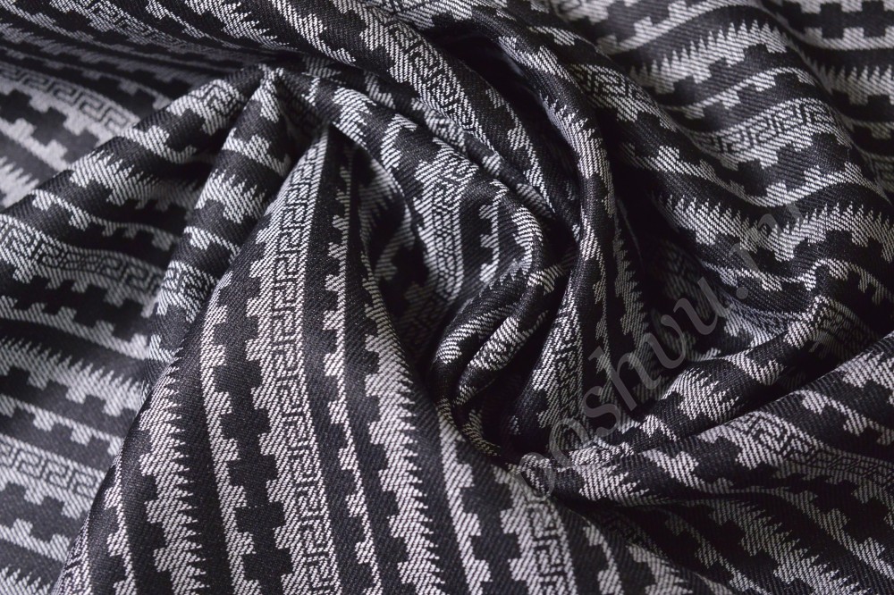 Костюмная ткань с этническим орнаментом чёрного и серого цвета