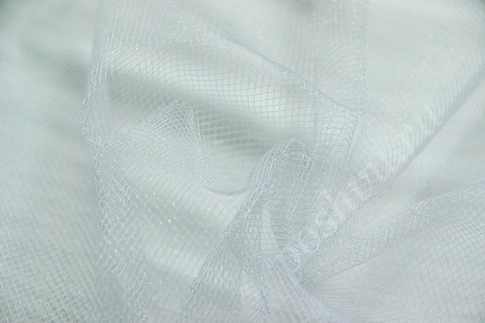 Ткань фатин белого оттенка с блеском