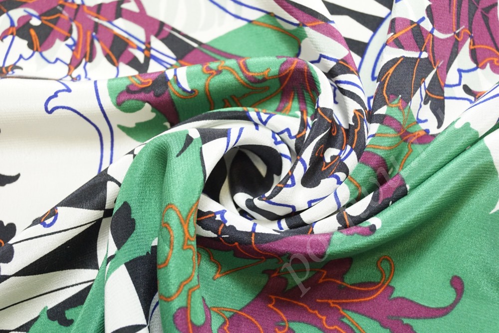 Ткань шелк белого оттенка с геометрическим и цветочным рисунком