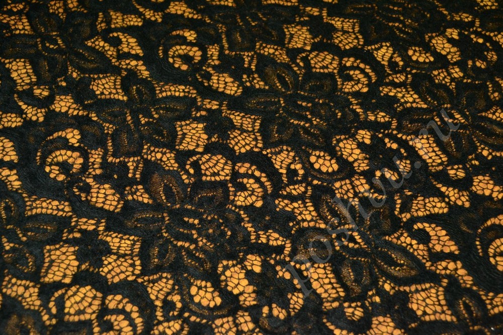 Ткань гипюр черного оттенка в крупный цветочный узор