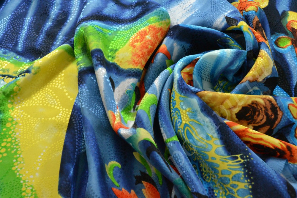 Ткань шелк желто-голубого оттенка в цветы