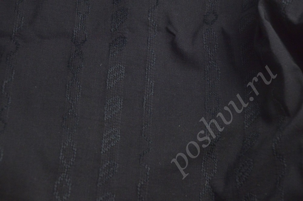 Ткань костюмная черного оттенка с вышитым узором
