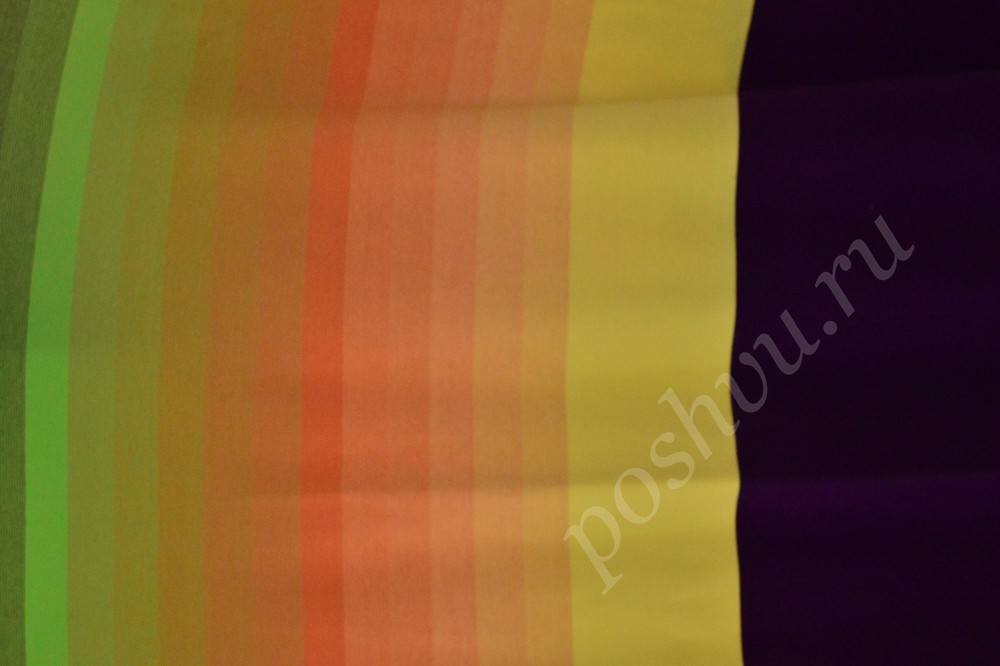 Полосатая разноцветная трикотажная ткань