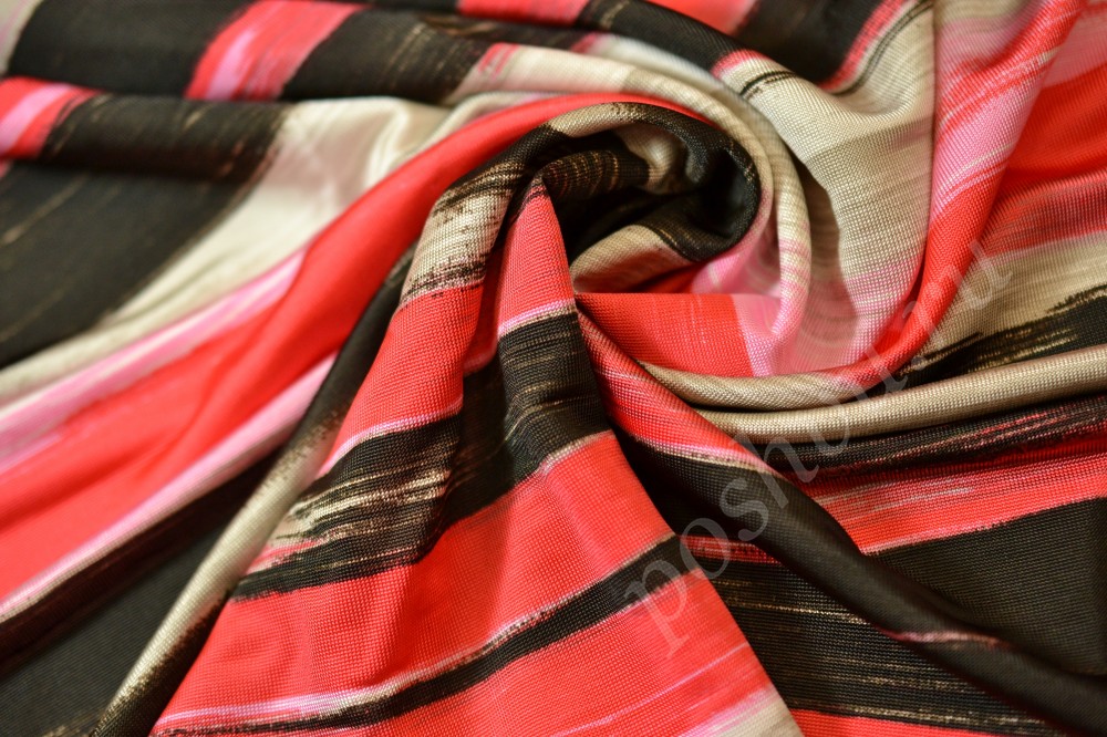 Трикотажная ткань в размытых полосках черного, серого, розового и кораллового оттенков