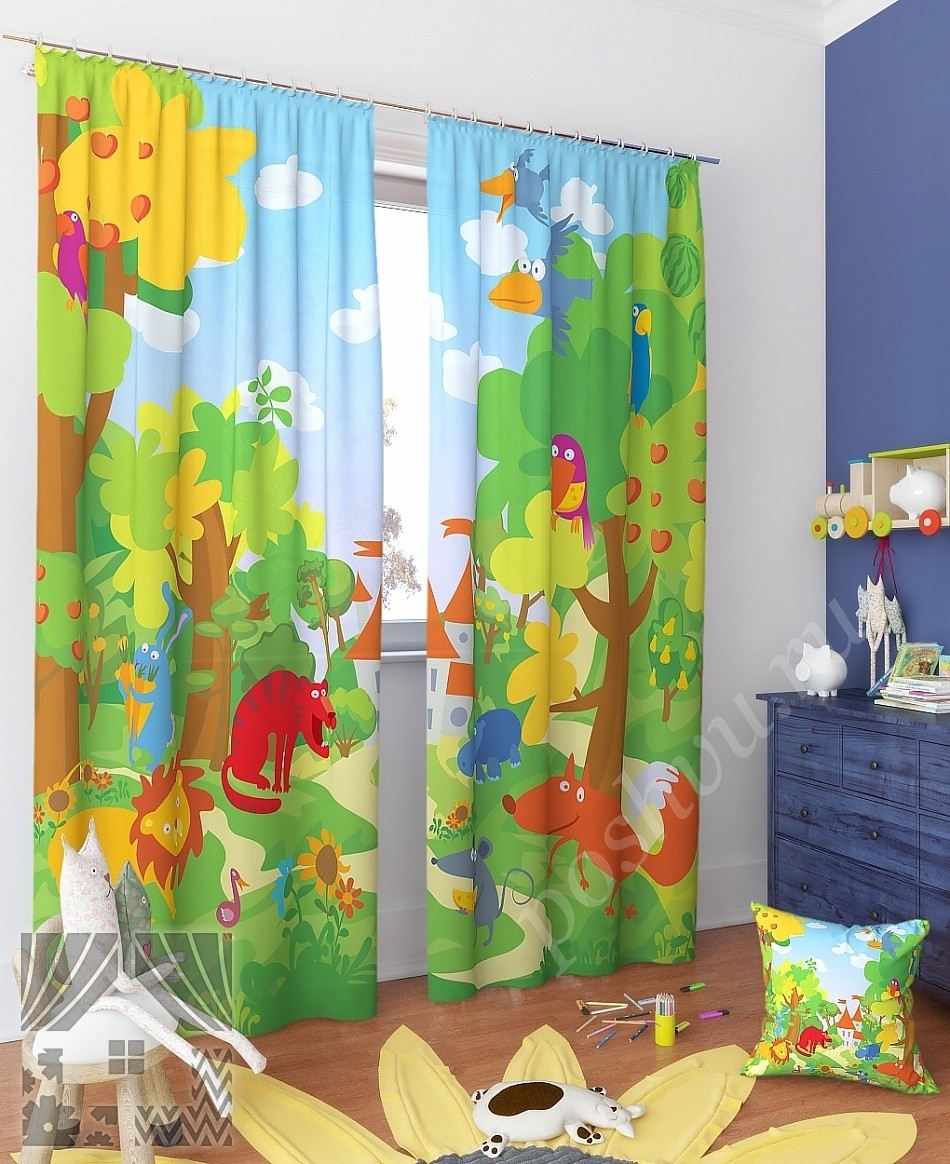 Комплект готовых фото штор с изображением сказочных зверей для детской