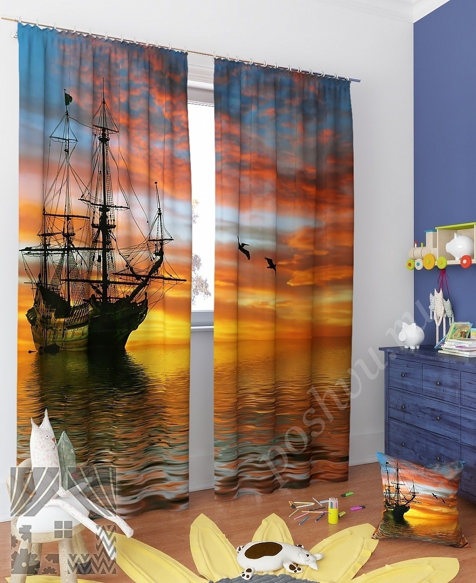 Комплект готовых фото штор с изображением старинного парусника на закате для детской