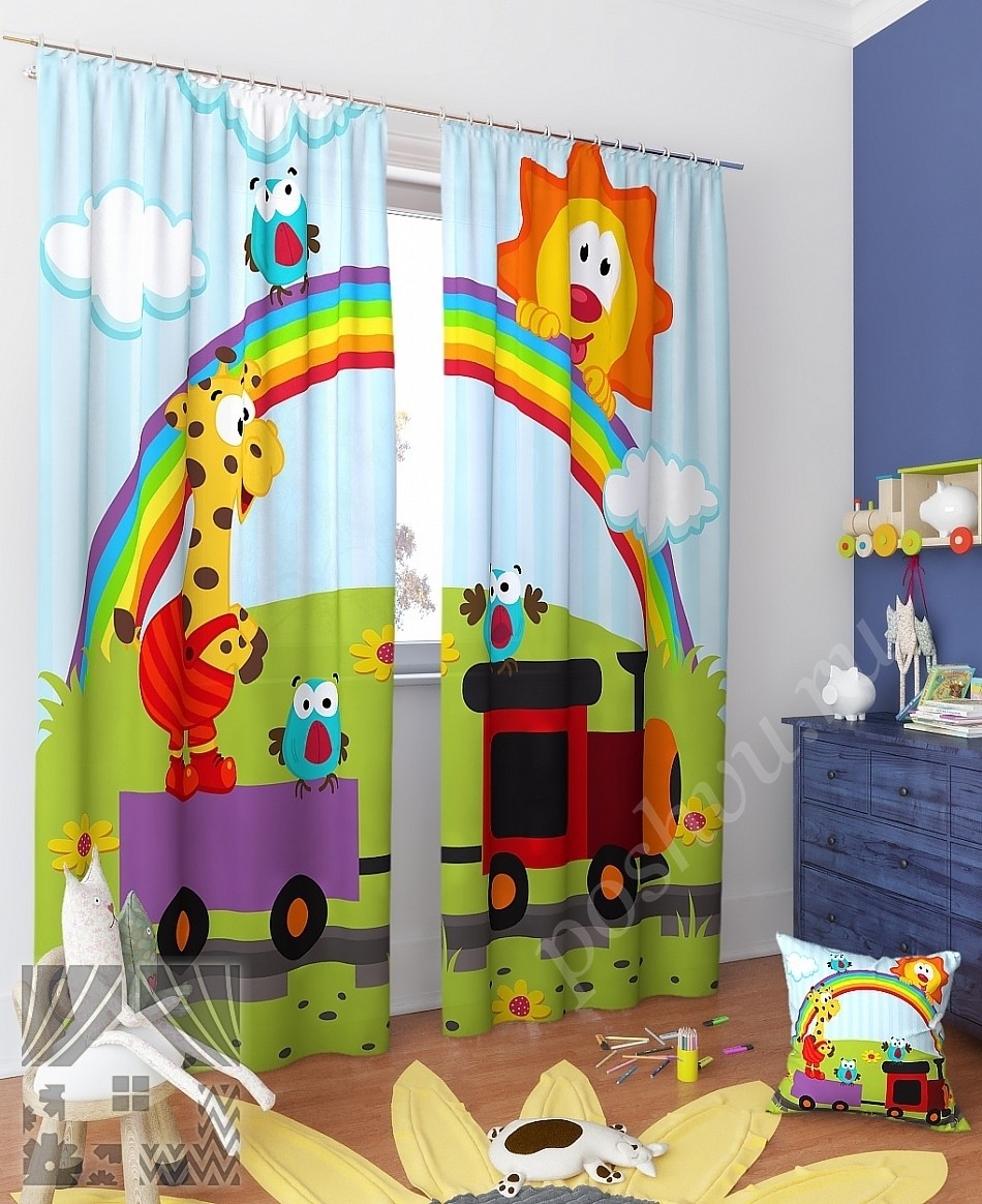 Комплект готовых фото штор с изображением веселого паровозика для детской