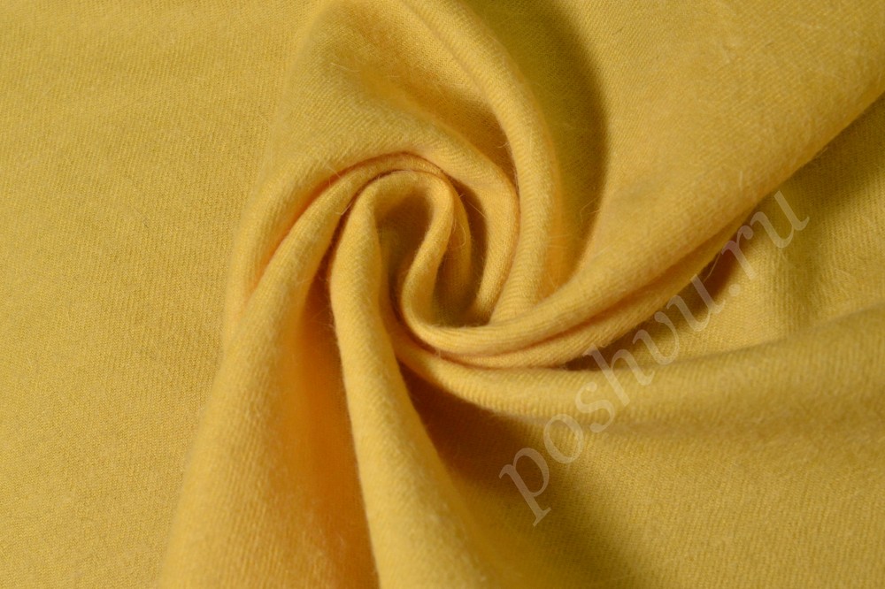 Костюмная шерстяная ткань жёлтого цвета