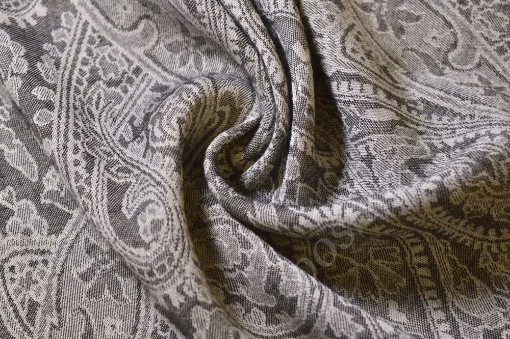 Плательная ткань серого цвета с белым узором