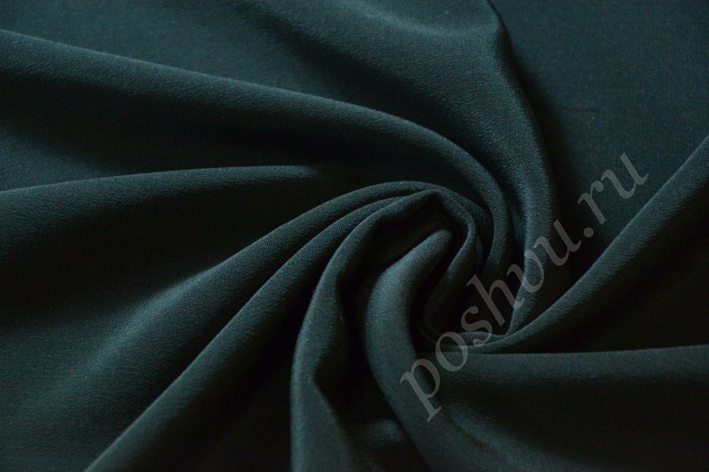 Ткань шелк темно-зеленого оттенка